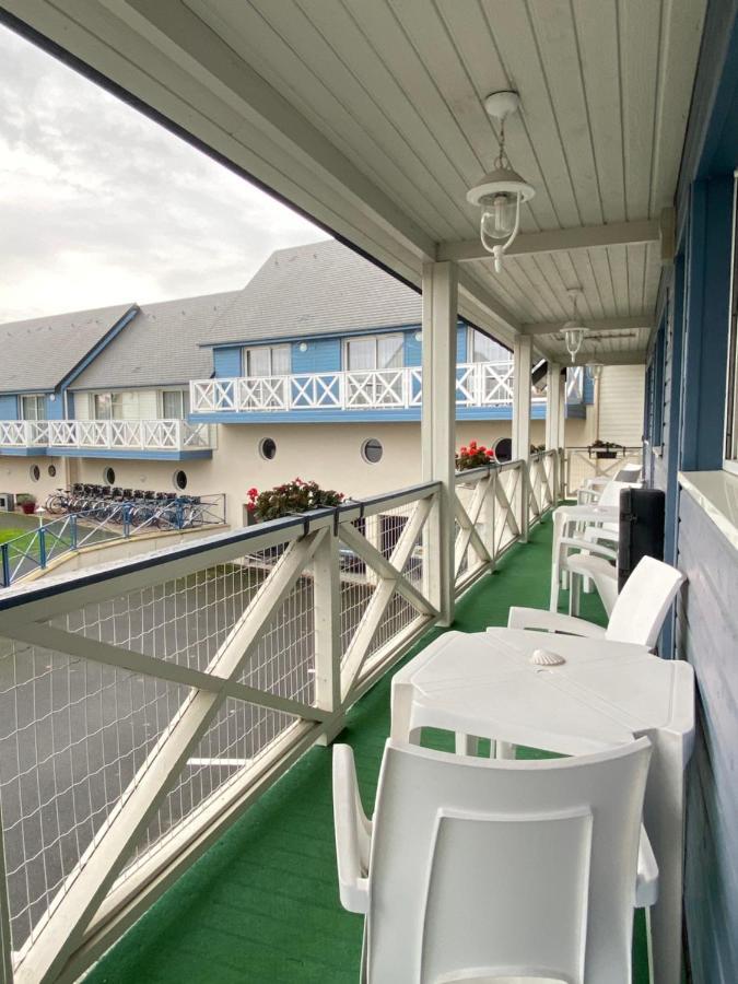 Hotel Contact - Les Bleuets &