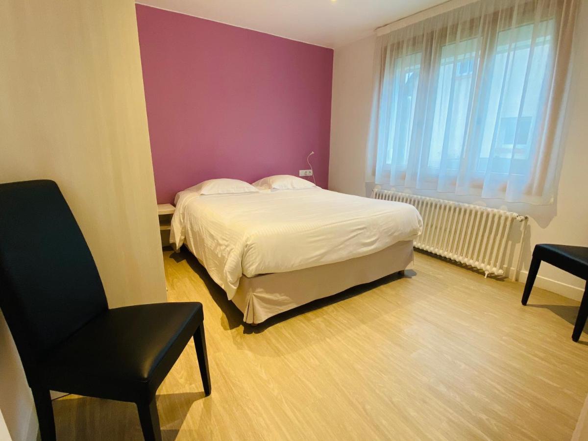 Contact - Les Bleuets & Hotel 3*