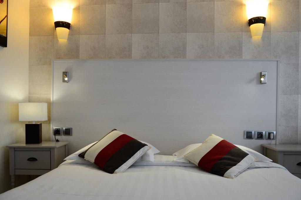 Contact - Les Bleuets & Hotel 3*