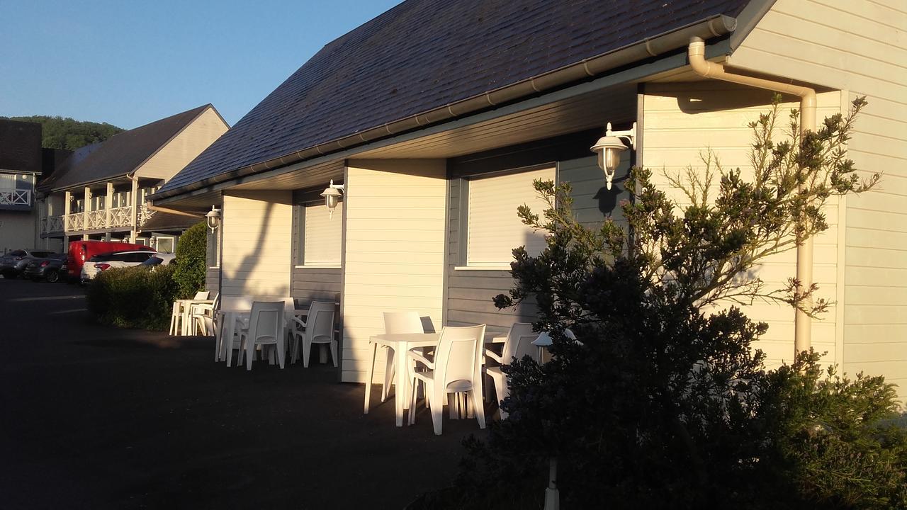 Hotel Contact - Les Bleuets 3*